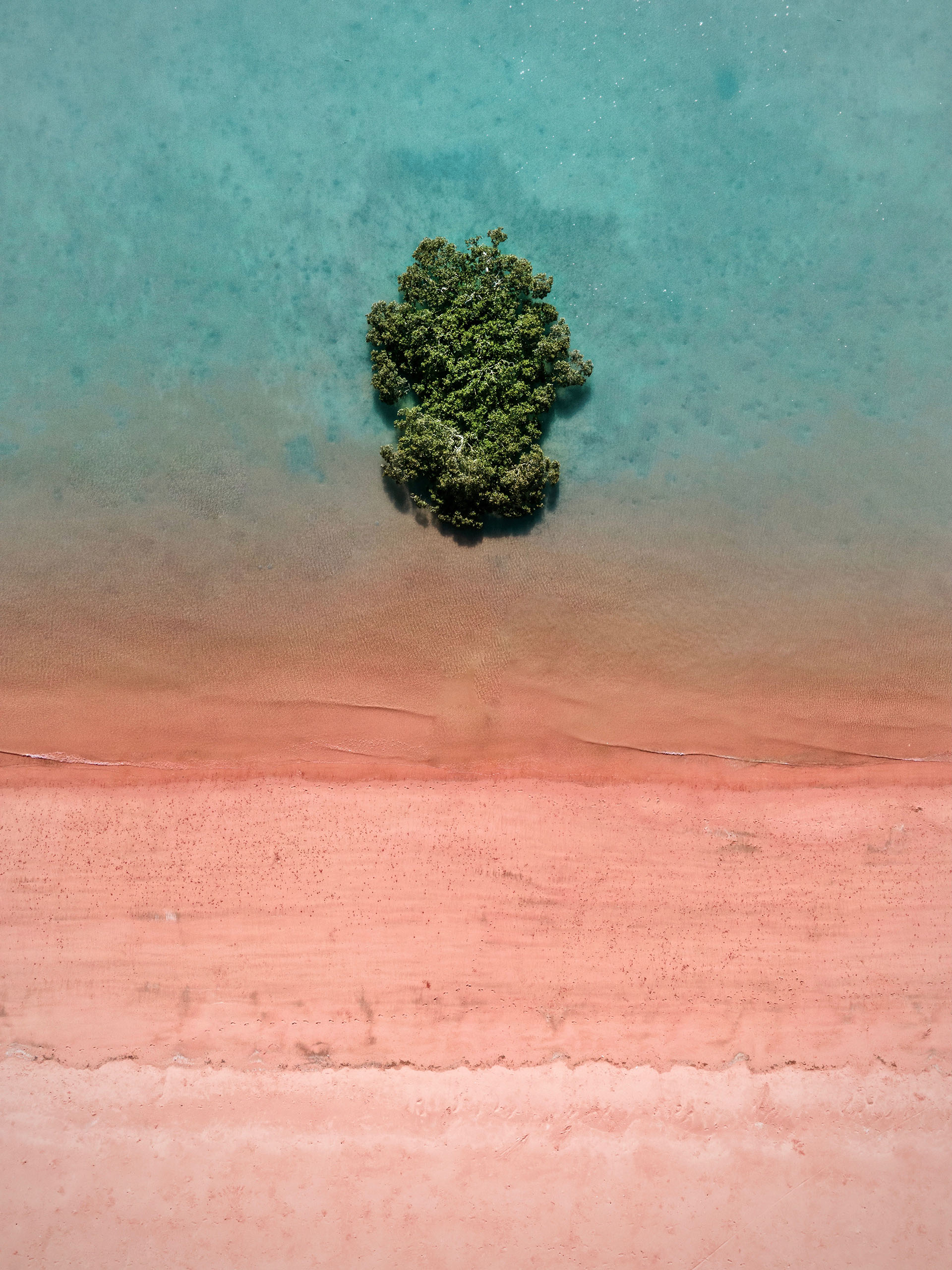 Roter Sand trifft auf Türkises Wasser! by Vanessa Sürth